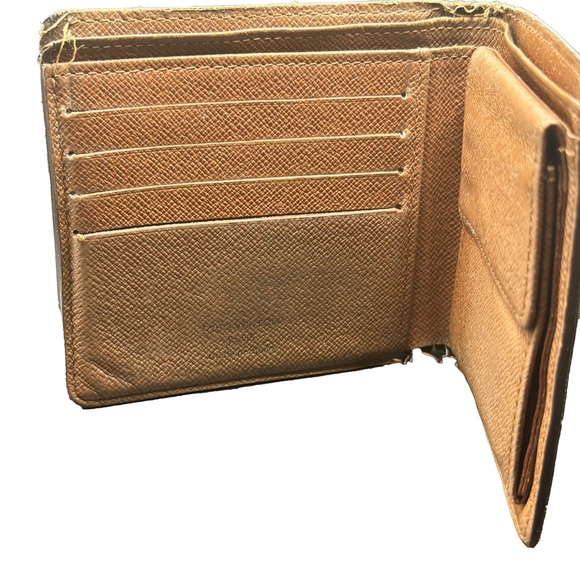 Louis Vuitton Wallet - Picture 2 of 9